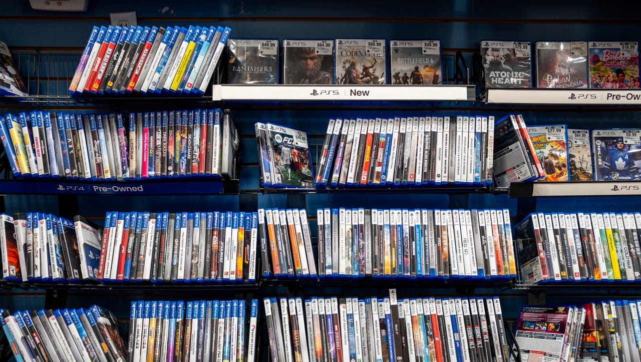 GameStop και δισκάκια